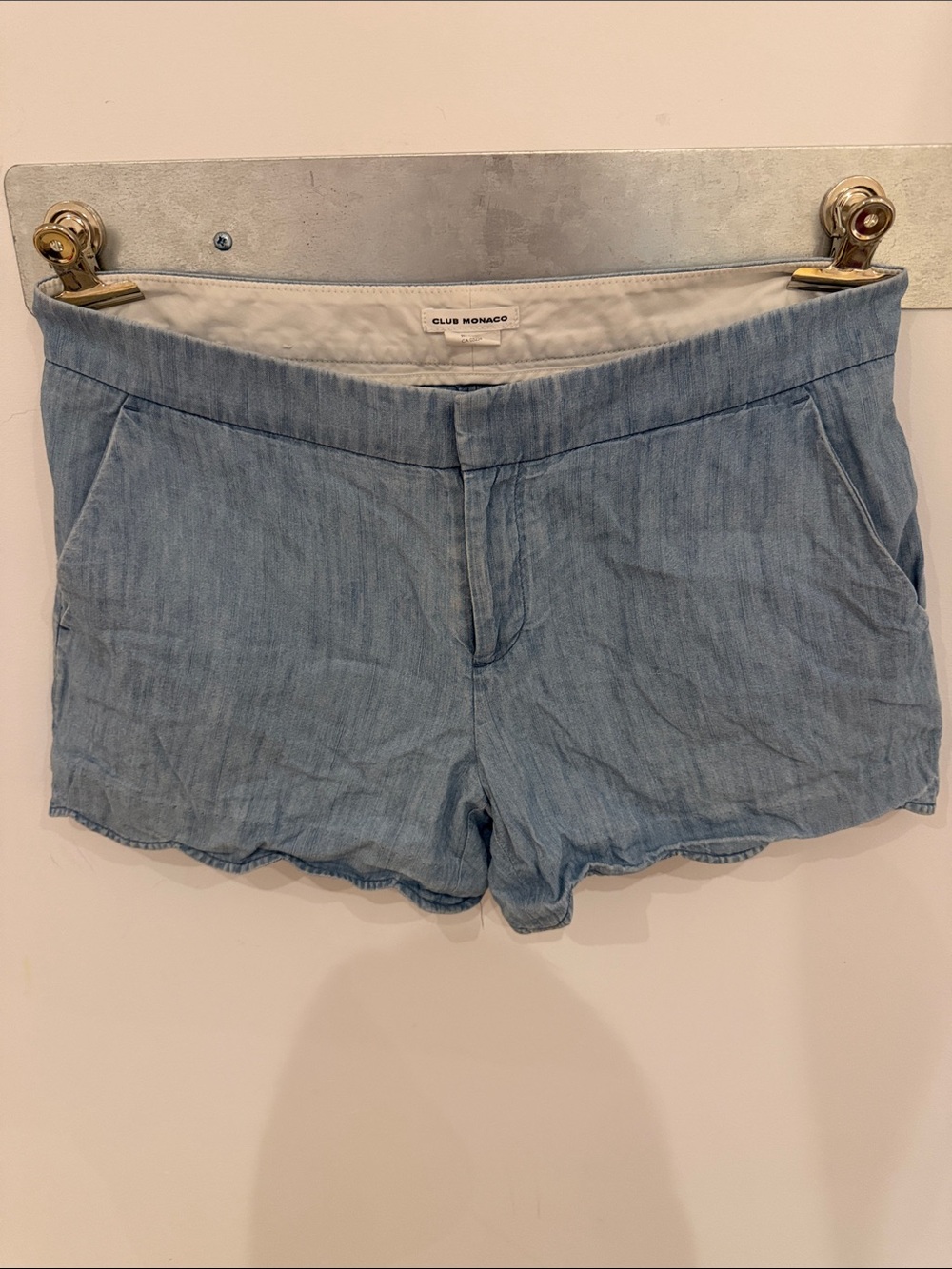 Club Monaco Light Blue Scalloped-Hem Chino Shorts - women’s size 4